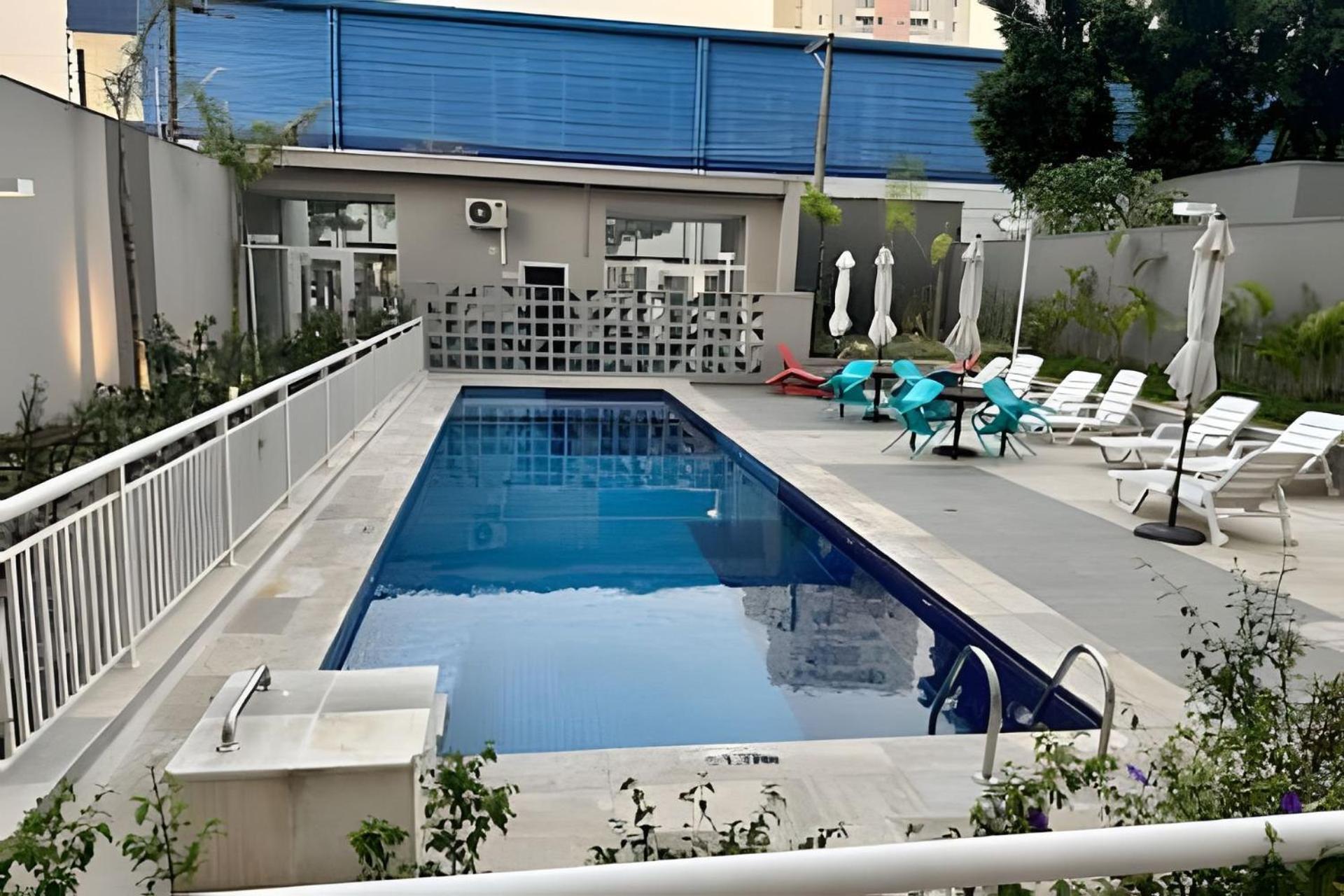 Novo E California No Belenzinho/piscina